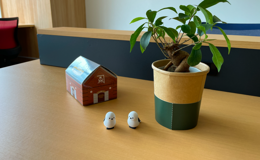 小さな小鳥の消しゴム